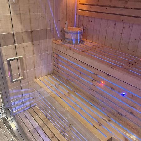 Terrazza Aragon Room And Spa Наполи Екстериор снимка