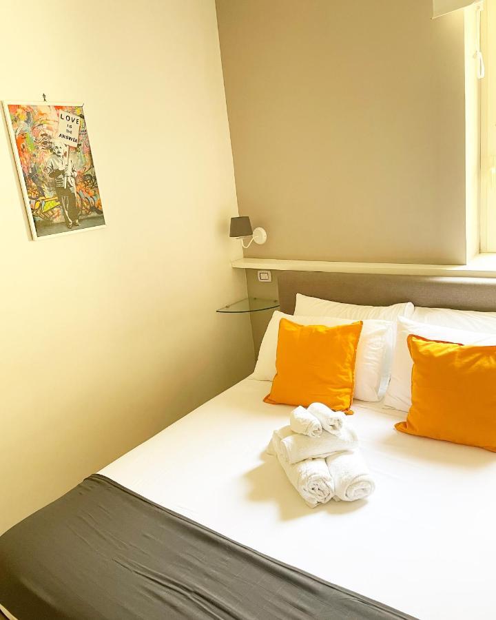 Terrazza Aragon Room And Spa Наполи Екстериор снимка