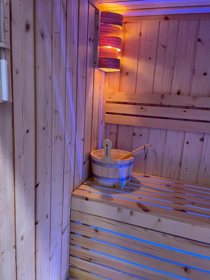 Terrazza Aragon Room And Spa Наполи Екстериор снимка