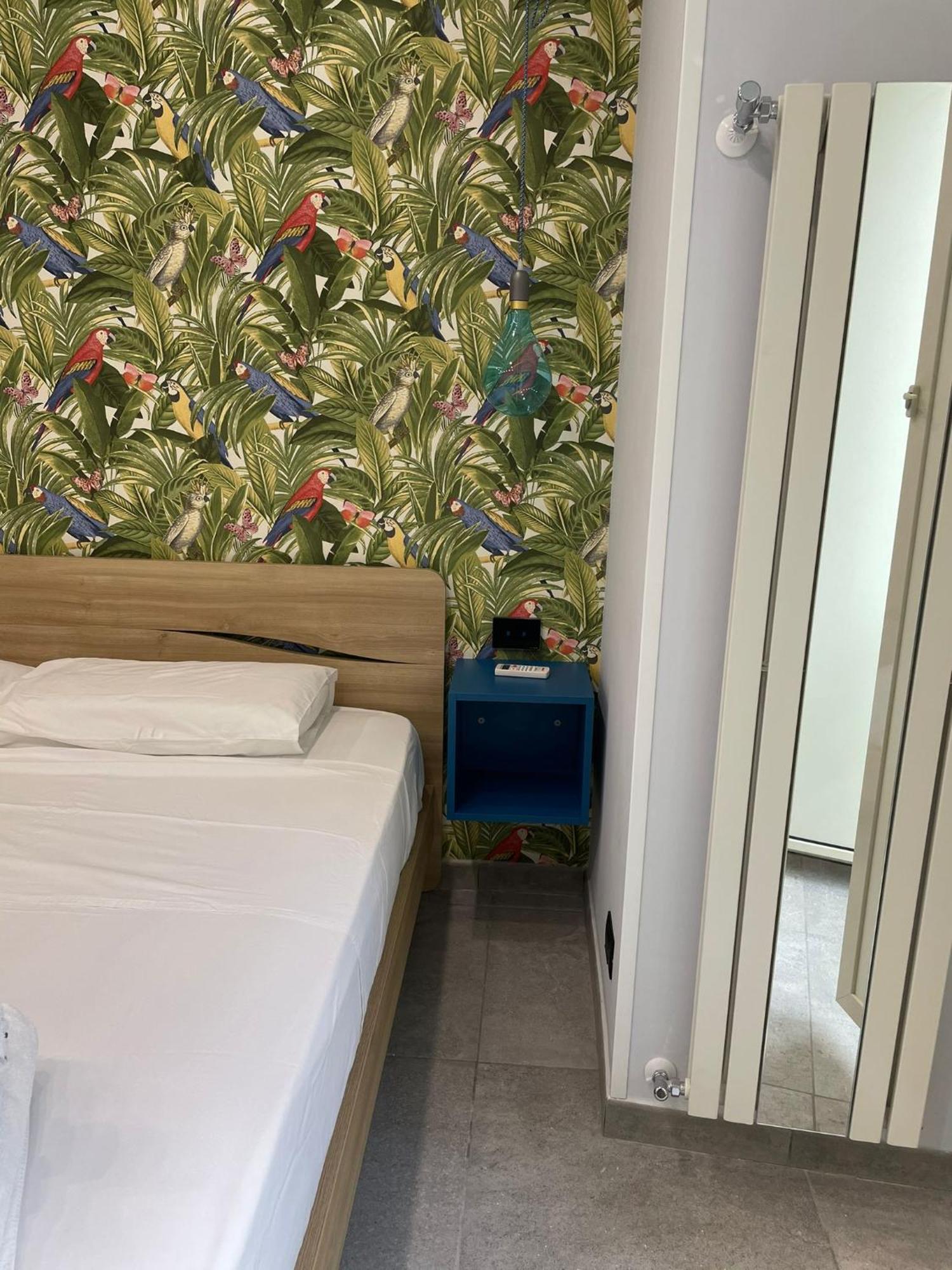 Terrazza Aragon Room And Spa Наполи Екстериор снимка