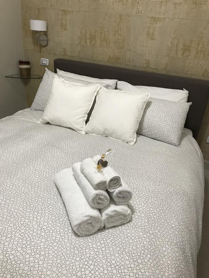 Terrazza Aragon Room And Spa Наполи Екстериор снимка